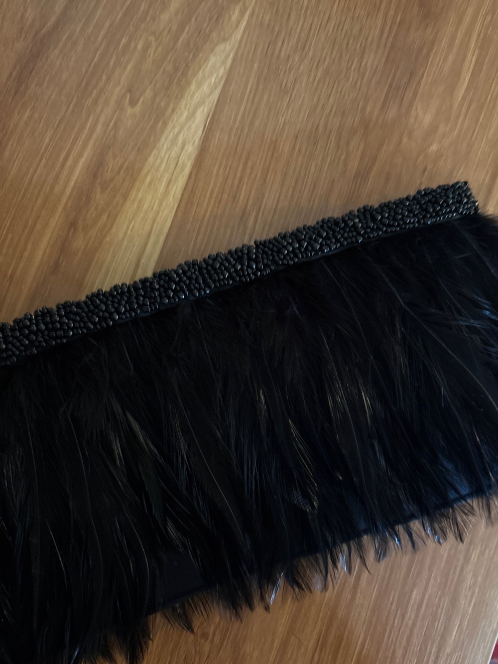 LA REGALE FEATHER AND BEADED EVENING CLUTH BAG - Picture 2 of 7